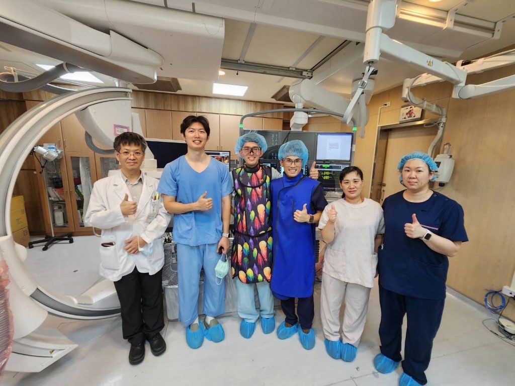 本校醫學系公費生返鄉有成　黃彥文醫師完成澎湖首例膽道內視鏡手術